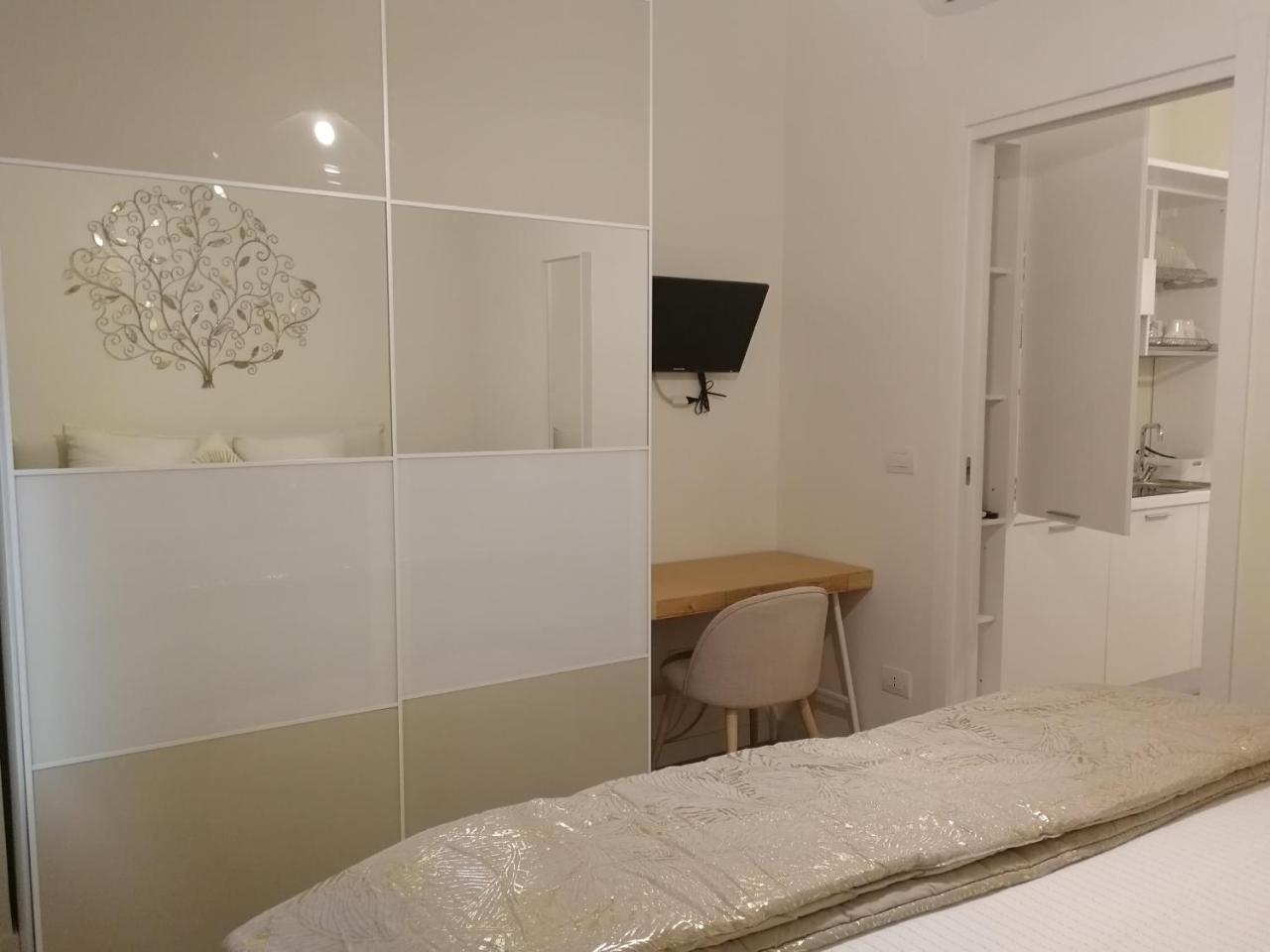 Gatto Bianco Apartment Bari Exterior foto